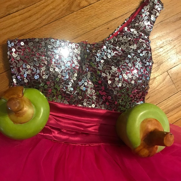 Beautiful One Shoulder Party Dress - Picture 3 of 11